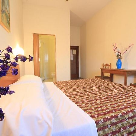 Hotel Ottaviani فلورنس الغرفة الصورة